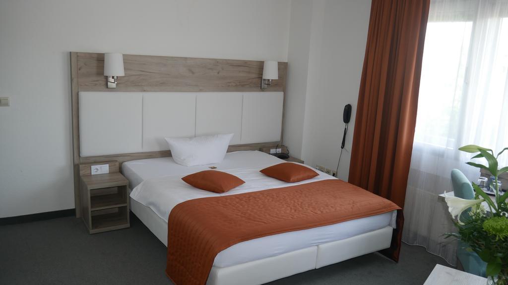 Komfort Hotel Λούντβιχσμπουργκ Εξωτερικό φωτογραφία